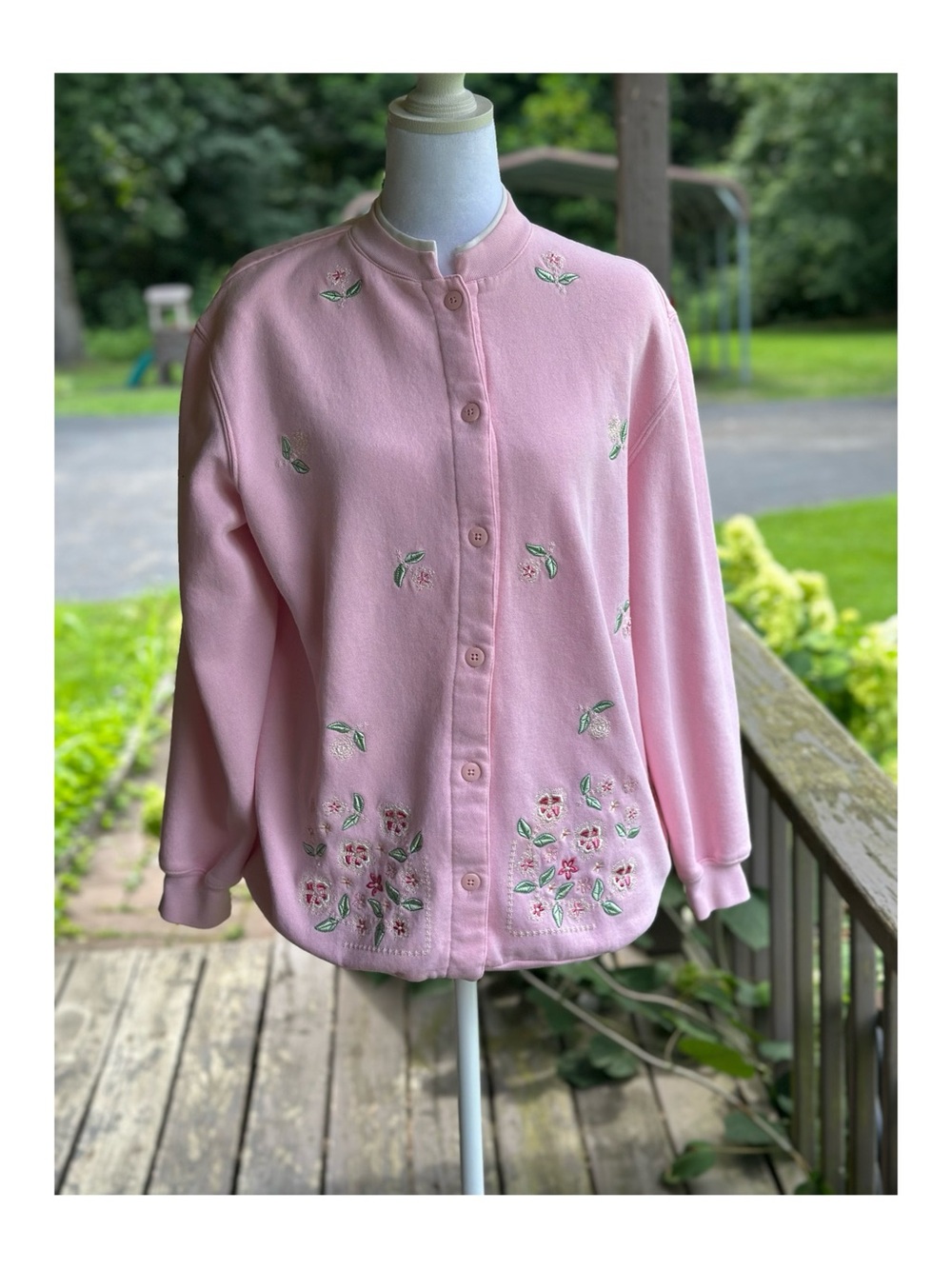 Baxter Wells Vintage Embroidered Pink Button-Front Cardigan Sweater Size Medium